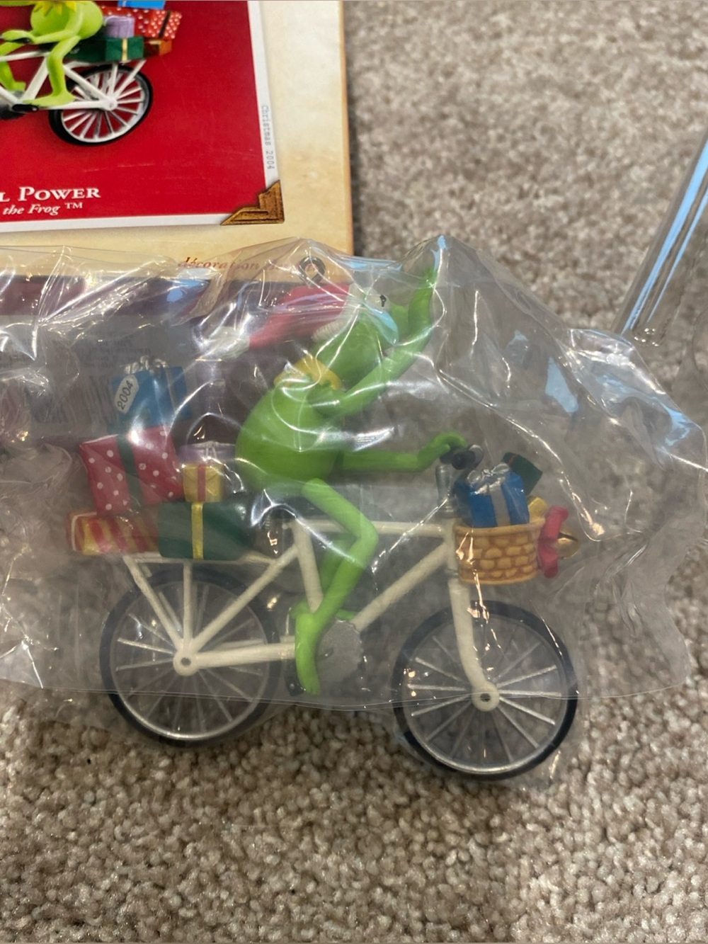 Hallmark Keepsake Ornament Muppets Henson Kermit the Frog Pedal Power 2004 New - Picture 4 of 5